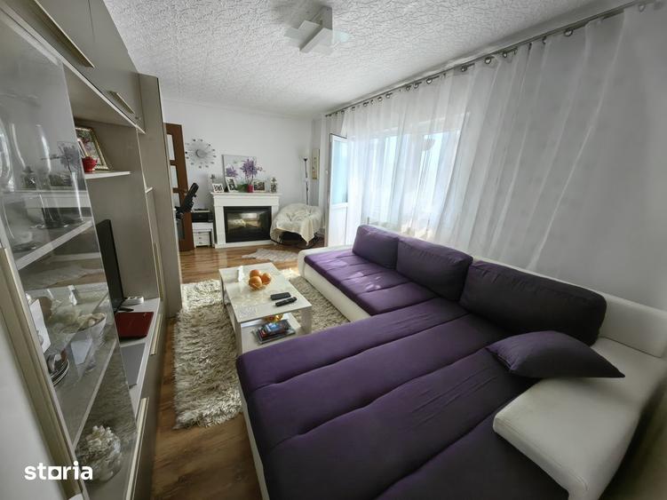 Apartament cu 4 camere decomandat, mobilat în Central