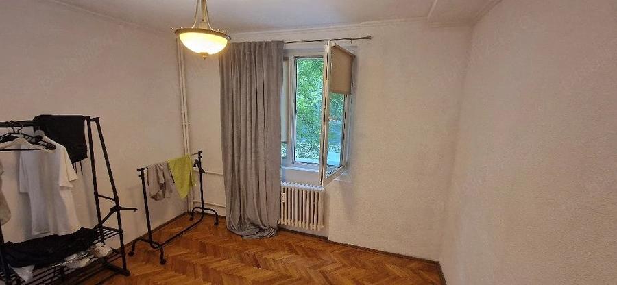 Apartament cu 2 camere semidecomandat în Pajura