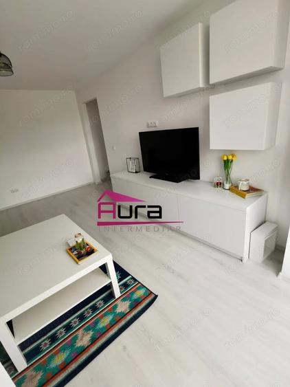 Apartament cu 2 camere nedecomandat în Piața Veche