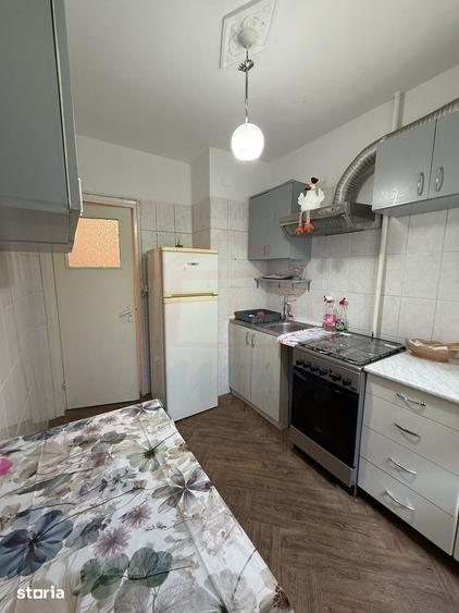 Apartament cu 3 camere semidecomandat în Micro 38