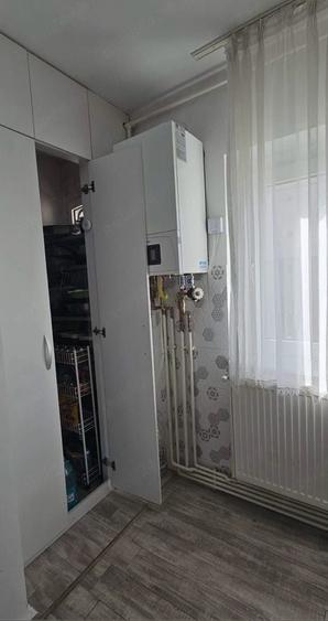 Apartament cu 4 camere decomandat în Central