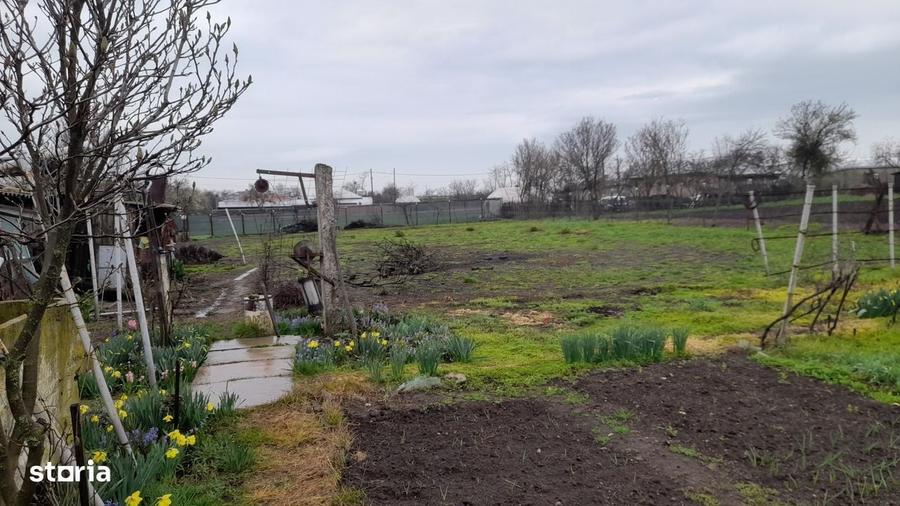 Casă cu 4 camere cu Teren 1760 Mp în Măldăeni