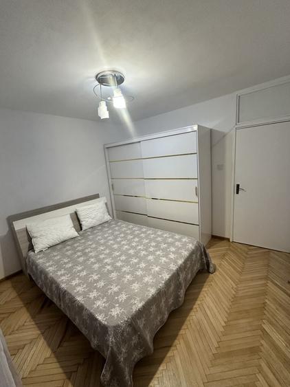 Apartament cu 2 camere decomandat în Pandurilor