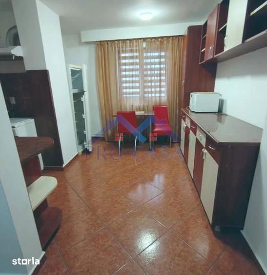Apartament cu 3 camere, mobilat în Cetate — fotografia 1