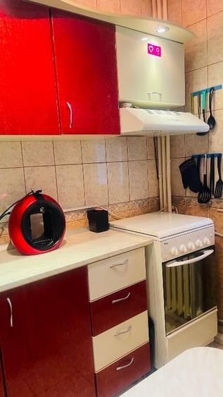 Apartament cu 3 camere decomandat, mobilat în Drumul Taberei