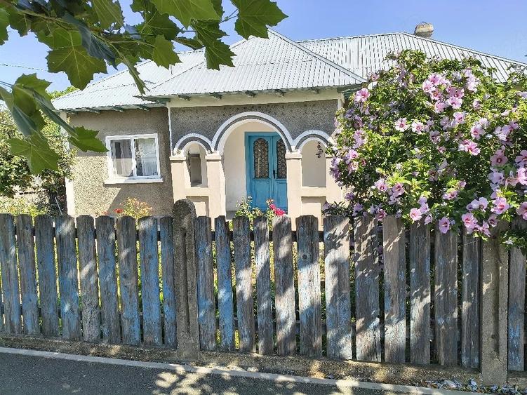 Casă cu 5 camere cu Teren 410 Mp în Mahmudia