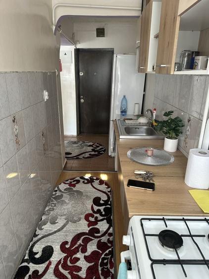 Garsonieră decomandată în Central