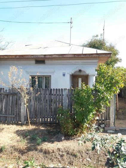 Casă cu 3 camere în Iancu Jianu