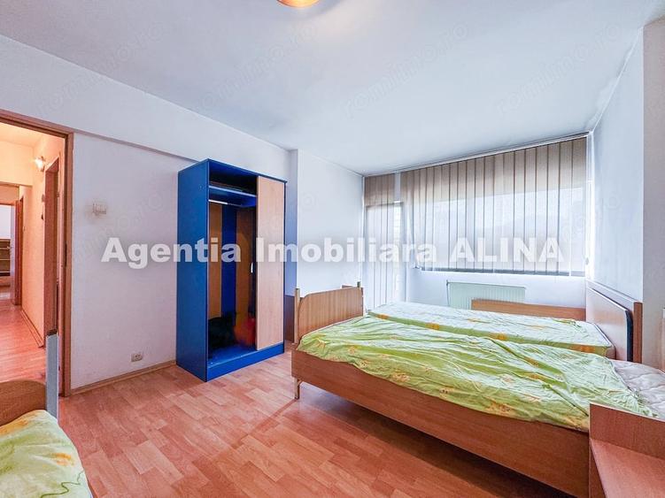 Apartament cu 4 camere decomandat în Decebal