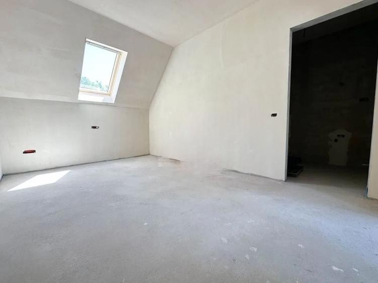 Casă individuală cu 6 camere cu Teren 800 Mp în Feleacu