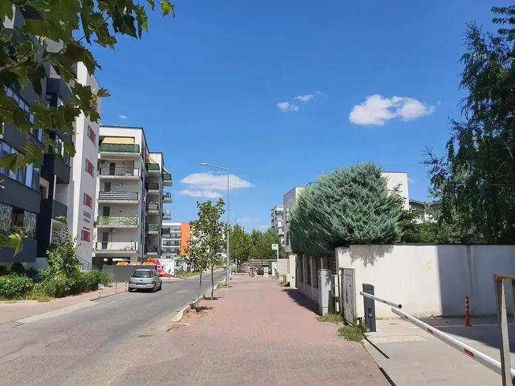 Garsonieră decomandată în Titan