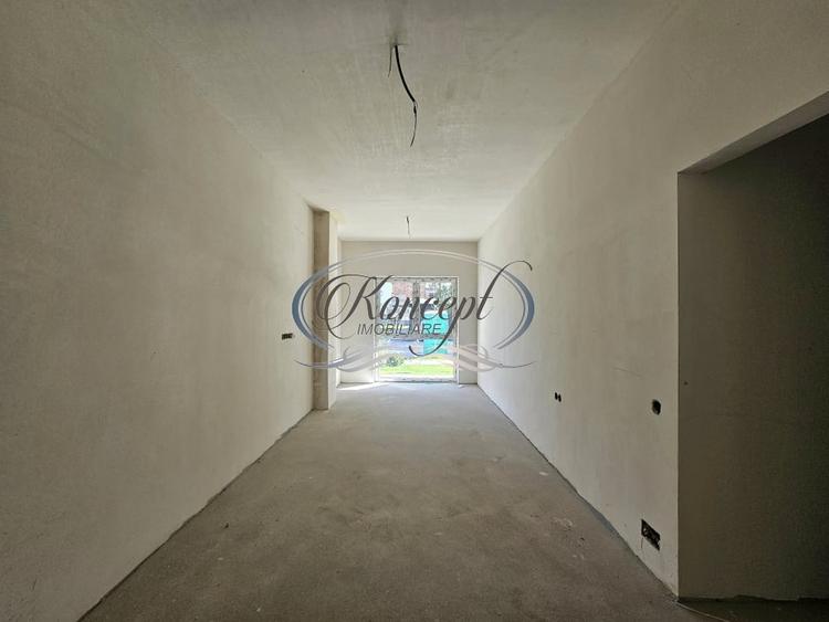 Apartament cu 3 camere semidecomandat în Florești