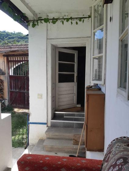 Casă cu 4 camere în Săsciori