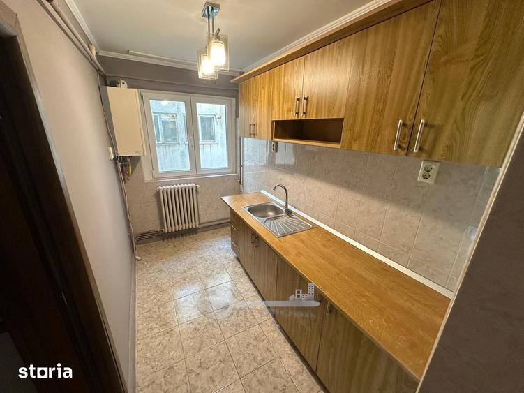 Apartament cu 3 camere semidecomandat în Ultracentral
