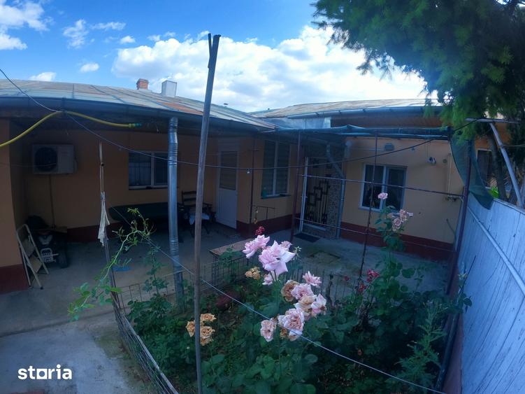 Casă cu 6 camere cu Teren 200 Mp în Central