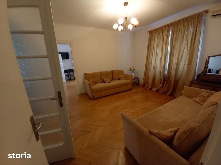 Apartament cu 3 camere semidecomandat, mobilat în Șerban Vodă