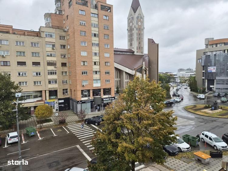 Apartament cu 4 camere în Ultracentral