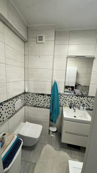 Apartament cu 3 camere semidecomandat, mobilat în Burdujeni