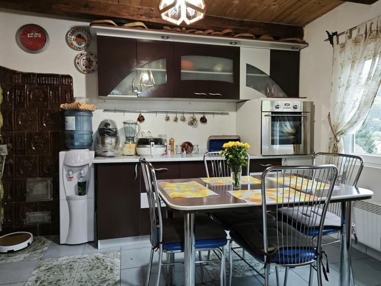 Casă cu 4 camere în Meștera