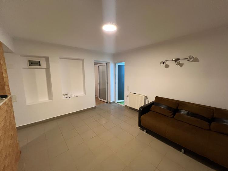Casă cu 2 camere cu Teren 100 Mp în Titan