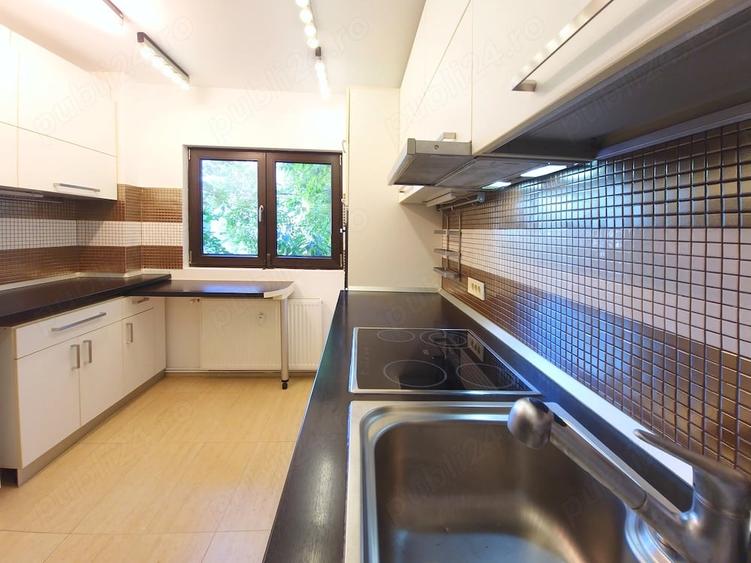 Apartament cu 2 camere decomandat în P-ța Victoriei