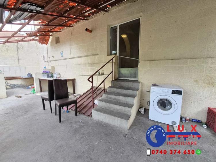 Casă cu 6 camere cu Teren 350 Mp în Babadag