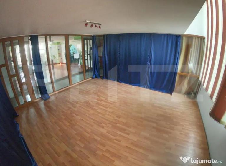 Spa?iu birouri 32 mp, ultracentral, etaj 1 Deva, dispon - 3