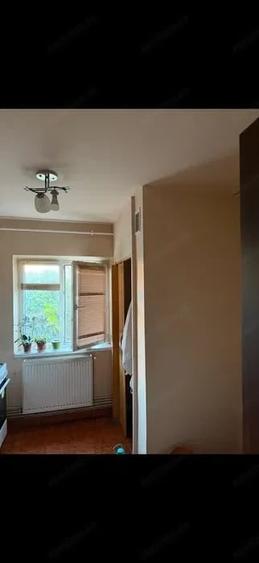 Apartament cu 3 camere decomandat, mobilat în Aradului