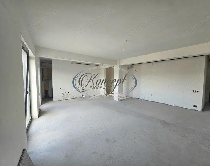 Apartament cu 3 camere semidecomandat în Someșeni