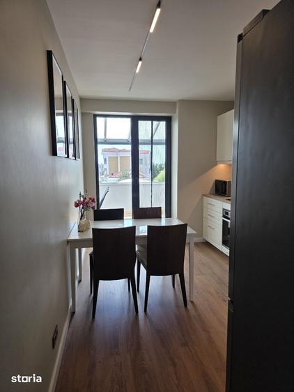 Apartament cu 4 camere, mobilat în Central