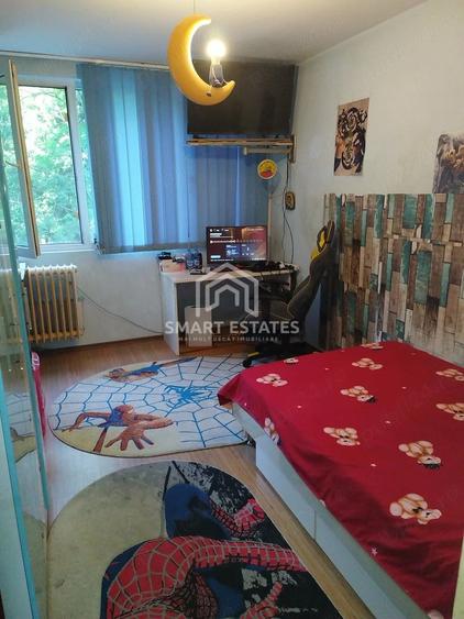 Apartament cu 3 camere decomandat, mobilat în Berceni