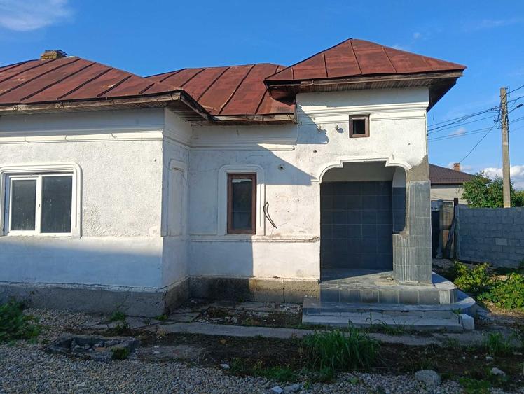 Casă cu 3 camere în Central