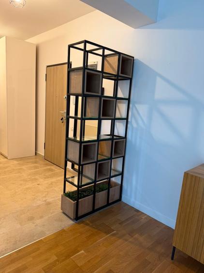 Apartament cu 3 camere semidecomandat în Băneasa