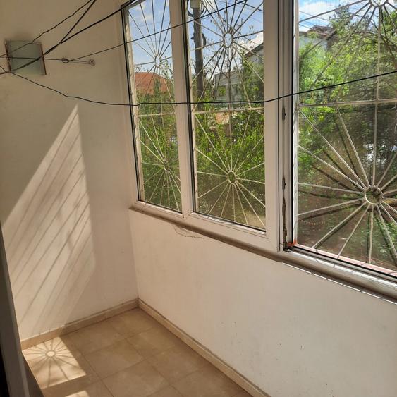 Apartament cu 4 camere decomandat în Virtuții