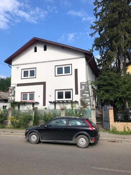 Casă cu Teren 300 Mp în Central