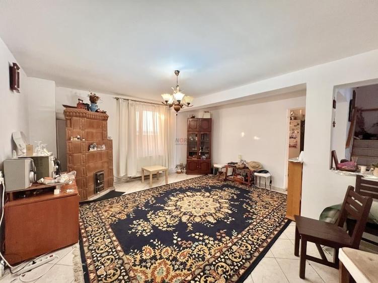 Casă cu 5 camere cu Teren 450 Mp în Vlădiceasca