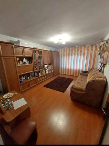 Casă cu 2 camere cu Teren 400 Mp în Petros