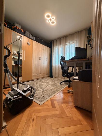 Apartament cu 3 camere semidecomandat, mobilat în Gheorghe Lazăr