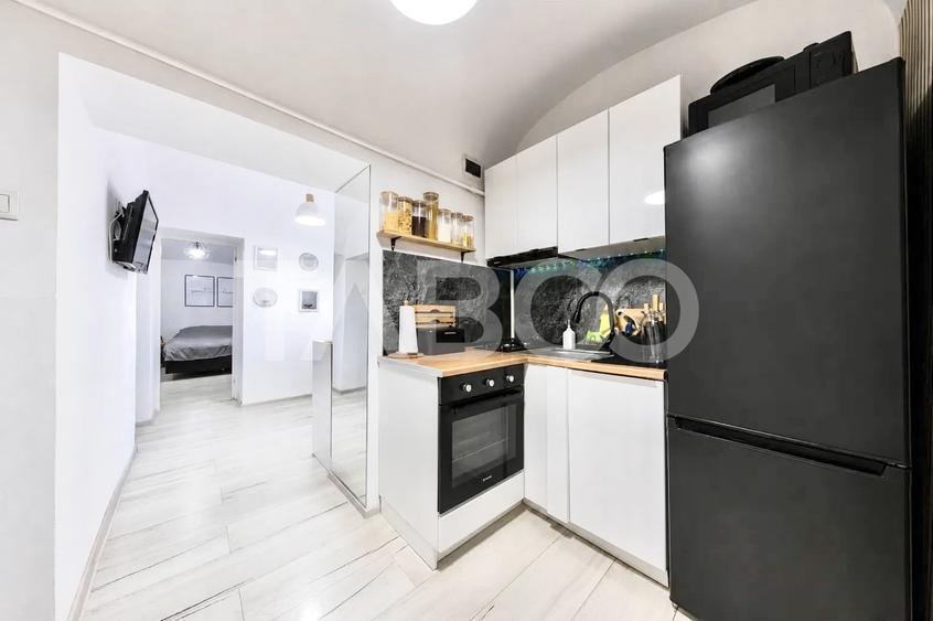 Apartament cu 2 camere semidecomandat, mobilat în Central