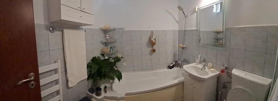 Apartament cu 2 camere semidecomandat în Tomis II