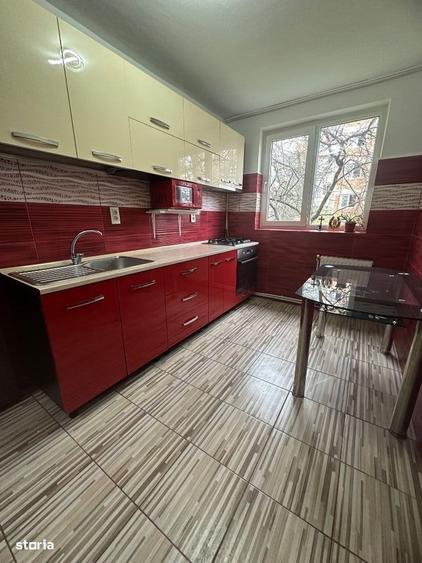 Apartament cu 3 camere în Viziru 1