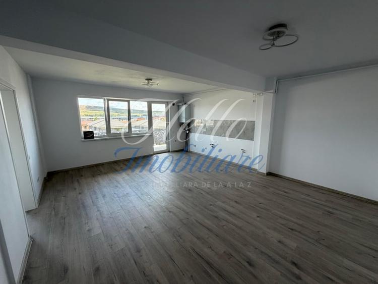 Apartament cu 2 camere semidecomandat în Florești