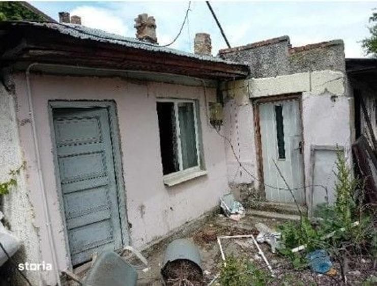 Casă cu 2 camere în Sintești