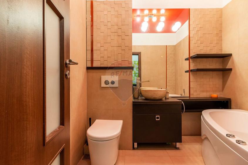 Apartament cu 3 camere decomandat în Jiului