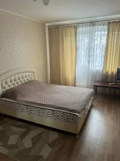 Garsonieră decomandată în P-ța Universității
