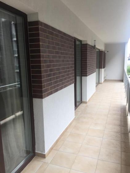 Apartament cu 4 camere, mobilat în Băneasa