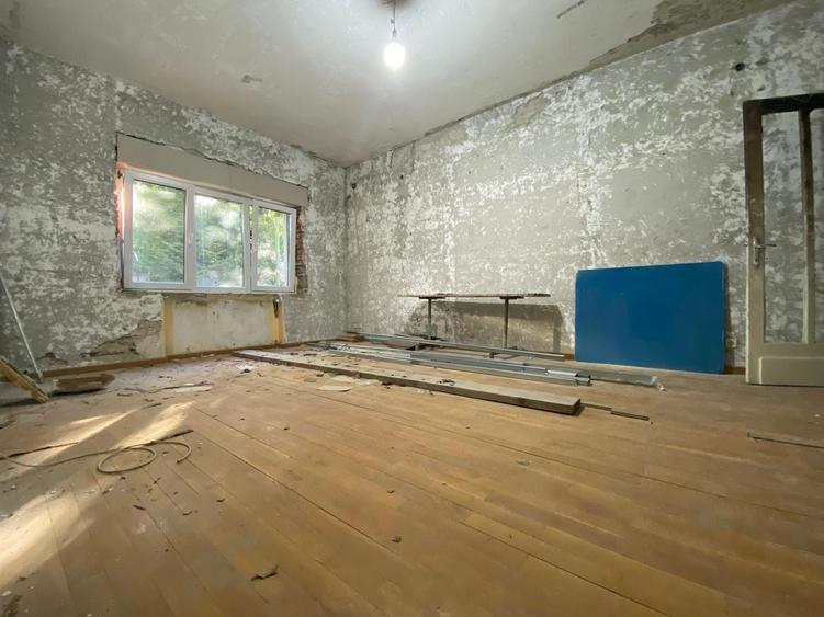 Apartament cu 3 camere decomandat în Calea Călărașilor