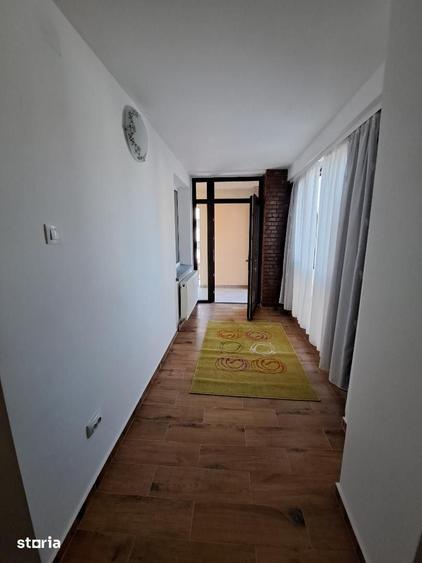 Apartament cu 3 camere în Cetate
