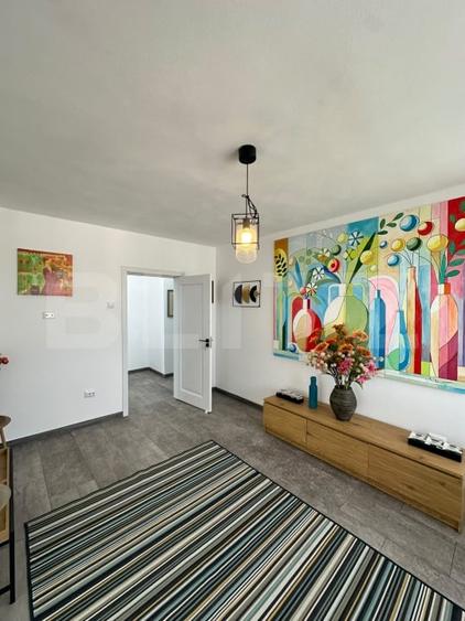Apartament cu 3 camere circular, mobilat în Faleză