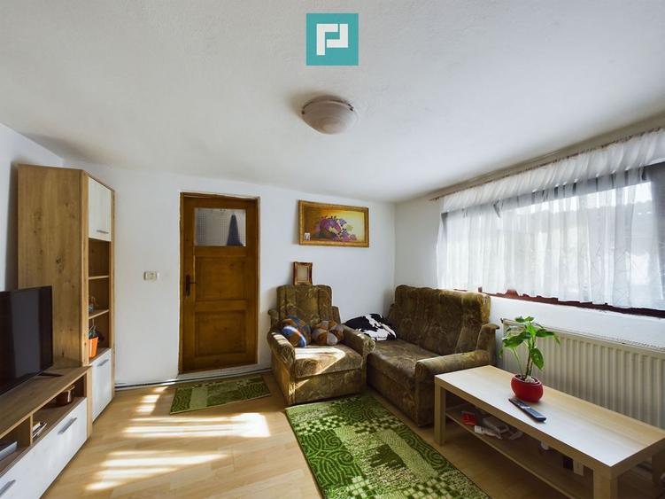 Casă cu 5 camere cu Teren 389 Mp în Central